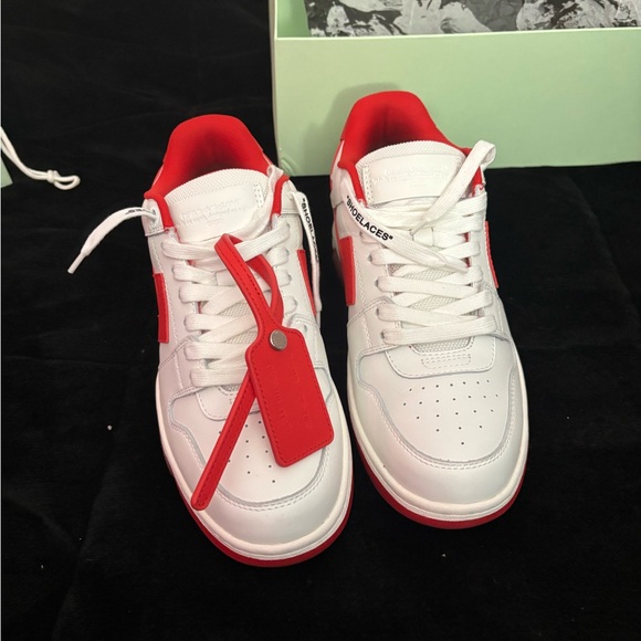 Shoes - Picture 2 of 3